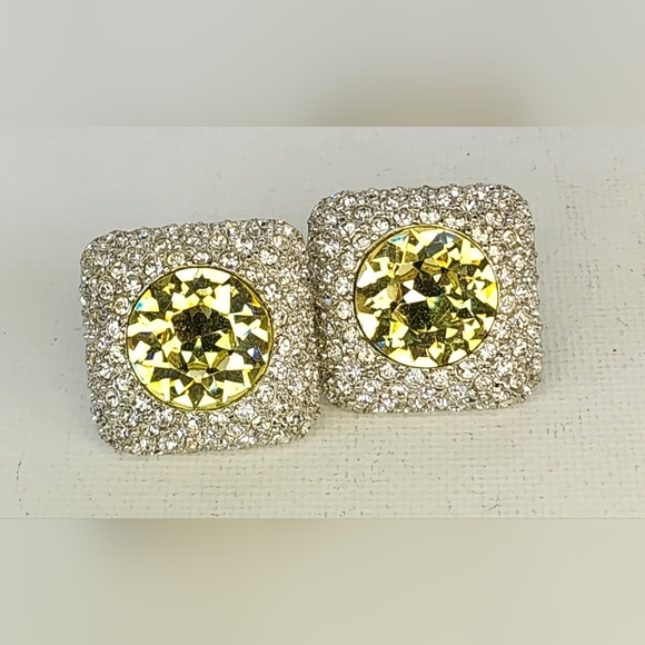 Kenneth Jay Lane large clipon earrings - Picture 5 of 9